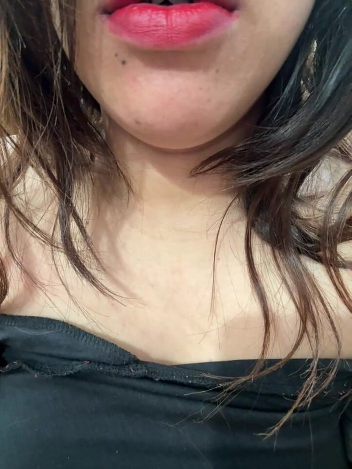 Apki Bhabhi: Bhabhi sexig kroppsknull