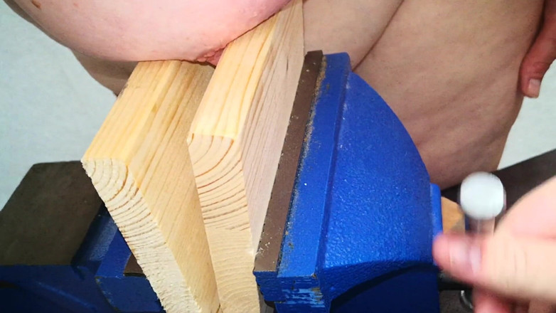 Bouncy Tits Action: Nipple squeezing in a vice