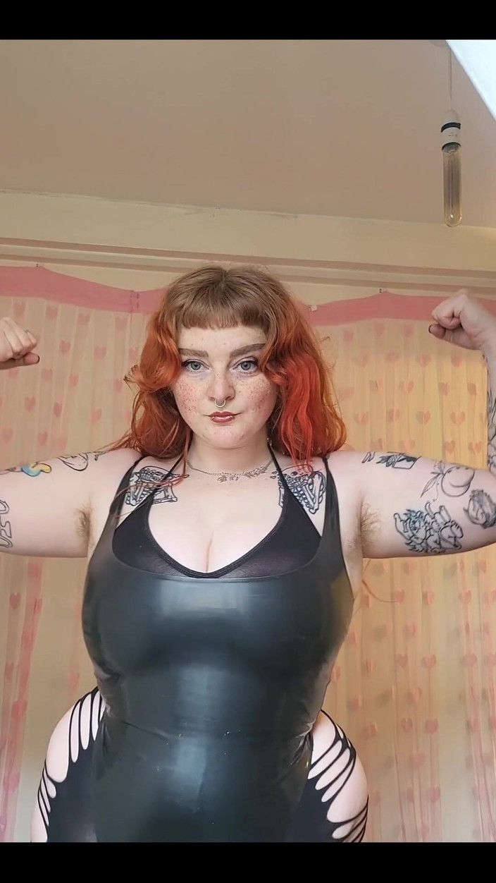 Bunny Royle: Remuer. Tu aimes me voir dans mon body sexy en...