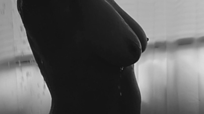 Kylie Britain Adventures: Sexy, nadržená a mokrá