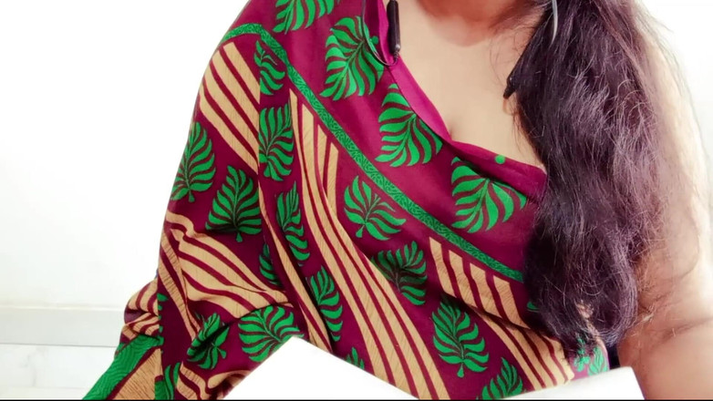 Your Arya: Desi učitelka Arya dostane propuštěné studenty