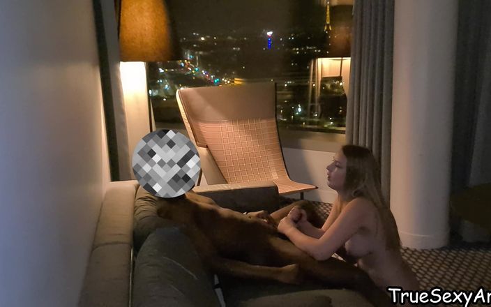 TrueSexyArts: Amaris Turysta cieszy się widokiem z dużym orgazmem