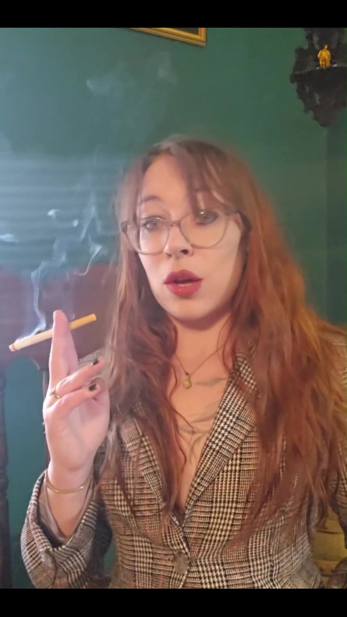 MistressThrope: I Got Great Lighting and Small Tits