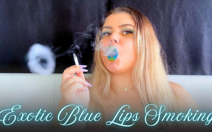 Your fantasy studio: Exotiska blå läppar röker - tung rökfetisch