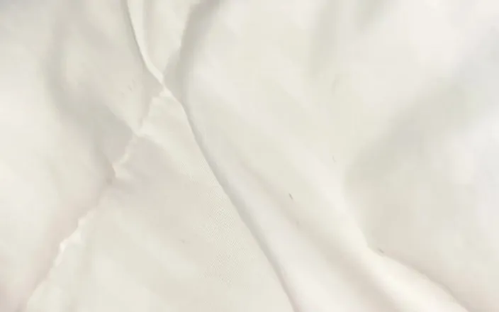 Avril Showers: Dnes ráno jsem se probudila nadržená. Popadl jsem Tracidse péro...