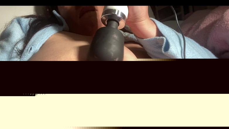 Anastasia Lux:  So che tu luv guardando le mie tette enormi 