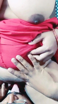 สาวเซ็กซี่สุดๆ กำลังโรแมนติกกับแฟนหนุ่ม