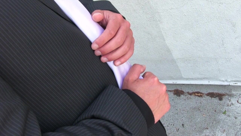 Gentlemen's Closet: Derrick Collins 01