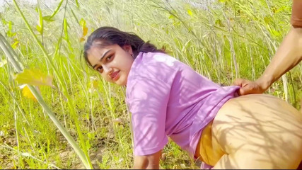 Your_aisha: Küçük üvey kız kardeşimi ilk kez tarlada sikiyorum