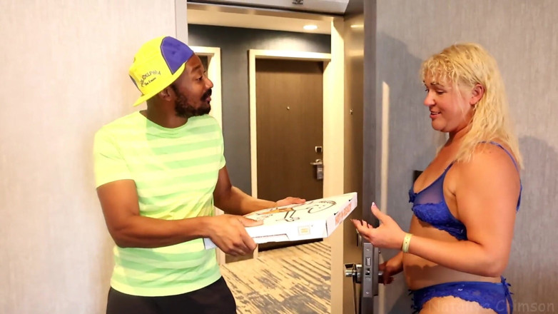 Nataliya Crimson: 피자 가이에 대한 대체 지불