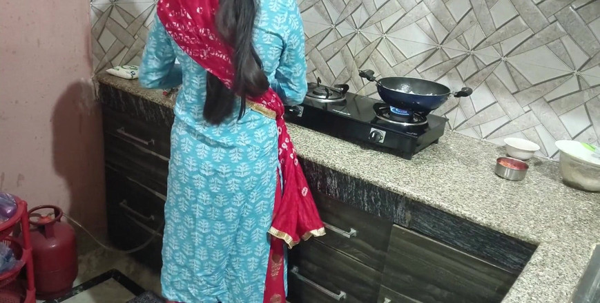 Saarabhabhi6: Hindský sexuální příběh Roleplay - sexy krásná milfka bhabhi roleplay sex...