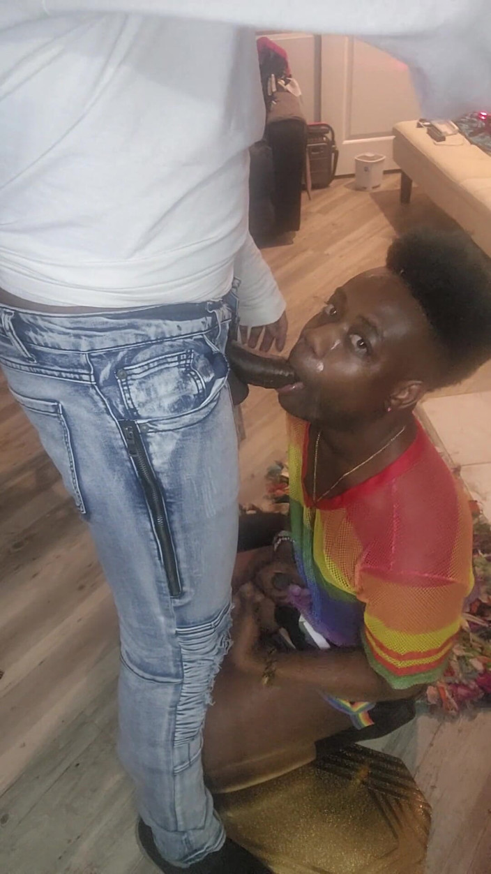 Wondahead21: Pelo orgulho gay, foda na garganta da bicha! Supahead21