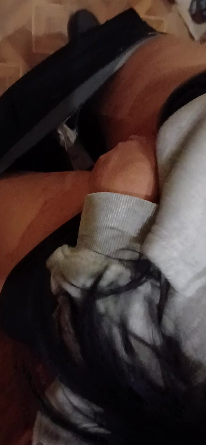 Lesbian-candys: 我们在大学走廊里冒险撸管