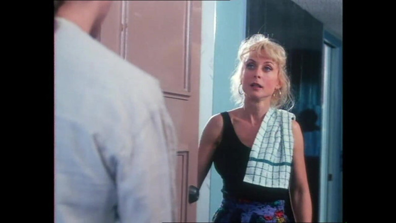 Muschi movie official: La puttana bionda arrapata ha sedotto il fratellastro mentre la...
