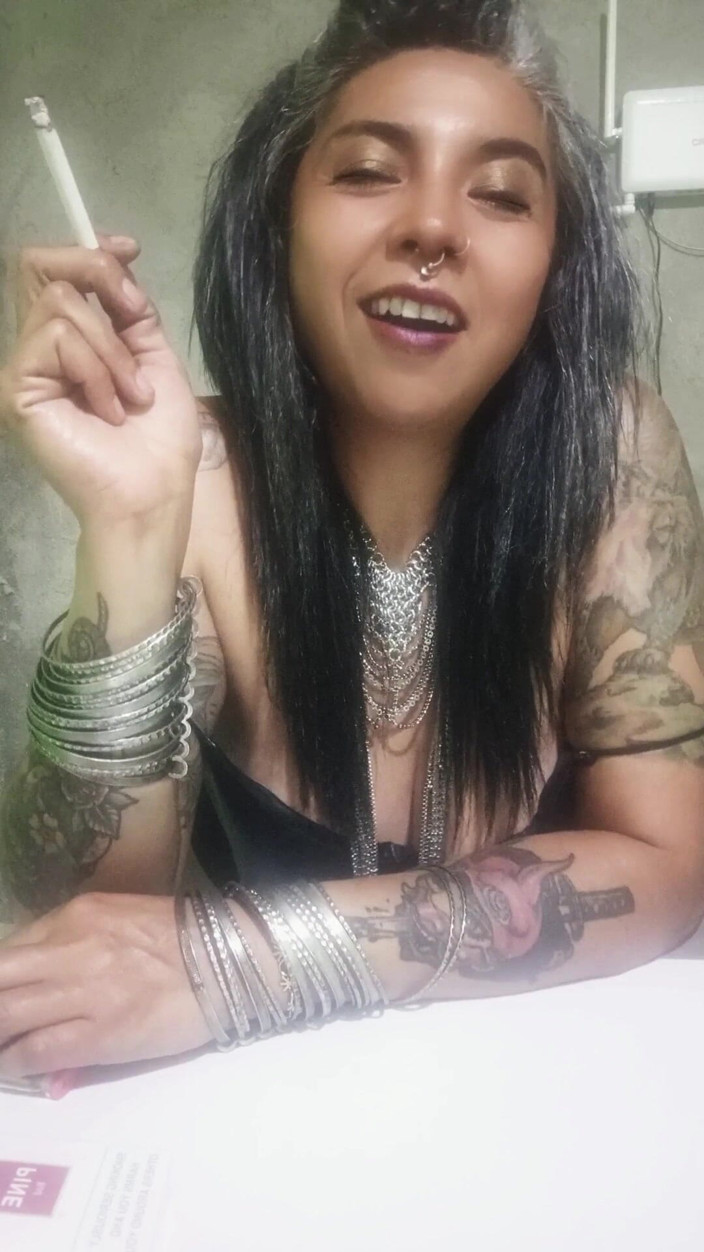 Casia Castro: आइए मिलकर इस सिगार का आनंद लें
