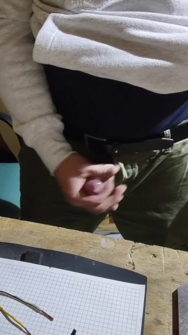Incredible Dick: Szarpanie w warsztacie aż do spermy