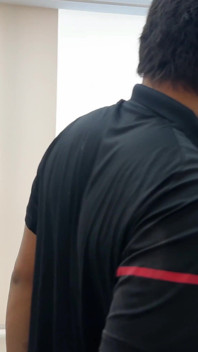 私は小さな親友が彼氏と電話で話している間に勃起しました。彼女の膣に射精した