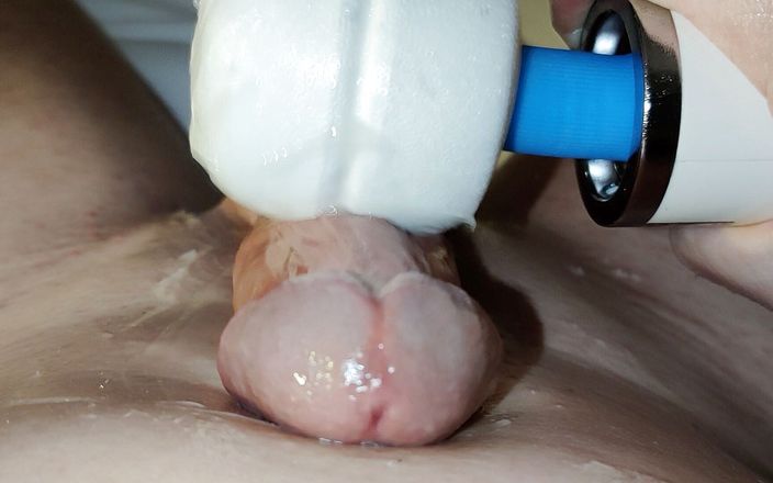 Big Daddy Dommmm: Close-up met Hitachi toverstaf vibrerend sperma uit mijn lul deel 2
