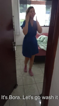 懒惰的继妹在厨房里被后入