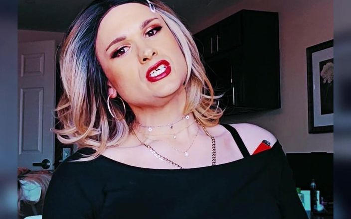 Darkfetish2k: Шлюшка курит