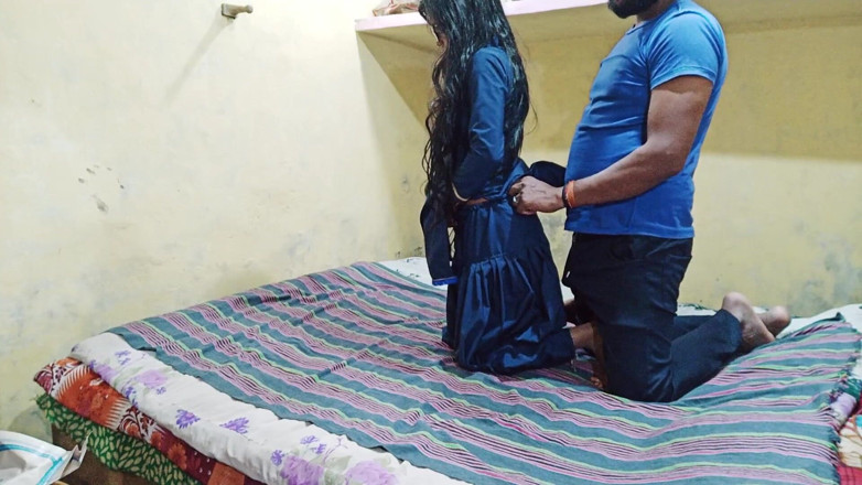 Hindi-Sex: Hermosa chica india monta una polla después de ser follada...