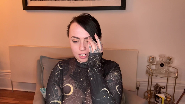 Miss Valentina: Інструкції з анальної мастурбації