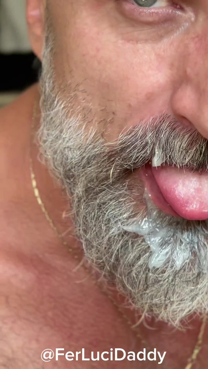 FerLuci: Îmi place să sug pule