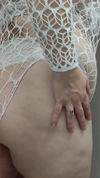 セクシーな白い衣服がセックスを誘惑する