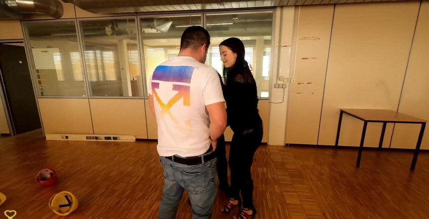 Emma Secret: Aspru! Sex în trei extrem de construcții!