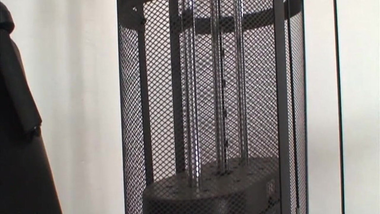 XXXEROTICONLY: Nadržený trenér protahuje nedbalé díry zralé brunetky v tělocvičně