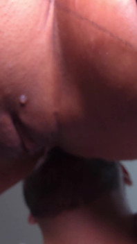 Stewardesa columbiană face sex oral la aeroport, apoi este futută tare! - Abella Olsen