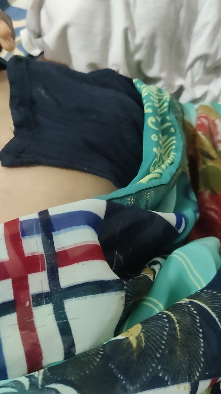 Desi_sexy_boy: Desi bhabhi Ki chut behaarte pi