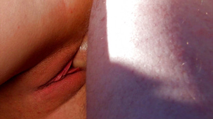 Time To Jerk Off: Brunetka šuká do zadku a kundičky venku