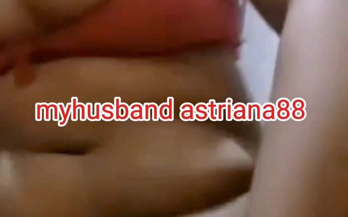 Astriana88: Одна в комнате, но атмосфера заставляет тебя дрожать