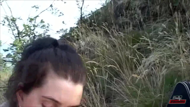 Vere Casalinghe Italia.: 無視された幅熟女は、森の中で犯されるによって2つの角質の見知らぬ人