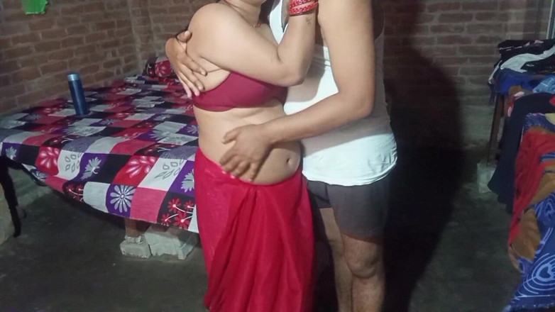 Manjushukla: Laal Sari Me Bhabhi Ji vypadá velmi žhavě a sexy.