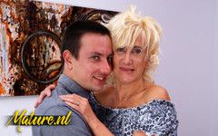 Mature NL: Nenek petunia 60 tahun dientot sama pria yang lebih muda
