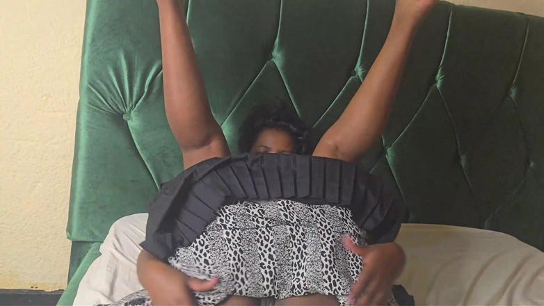 Jocci lena: Memek ibu jomblo yang nikmat ini punya memek berukuran kecil