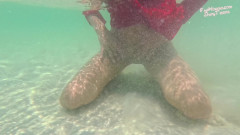 Shiny teens: 910 в колготках під водою