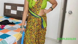 Süpürücü yatakta plastik penis buldu