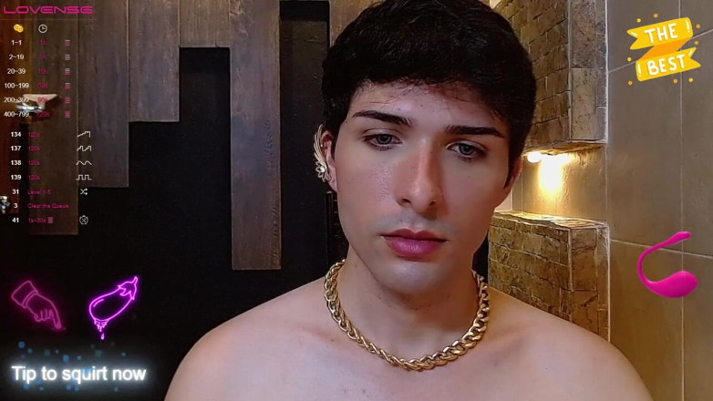 Diego_latinboy: 痩せたコロンビア人で巨大なペニス、トイレで興奮し、自分を録音