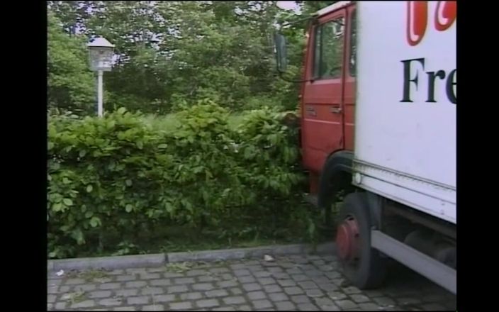 Forte Porno: Fantastic MILF Fucked by Trucker in Who Cums on Her...