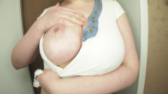 BustyVic: Я отрезаю свою вершину ножницами так, чтобы мои вышли наружу