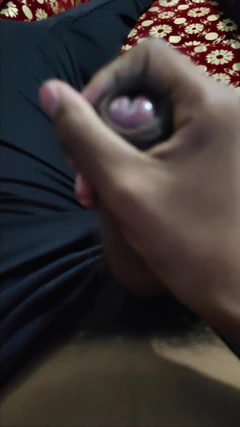 Mi masturbo mentre penso alla mia matrigna paffuta calda