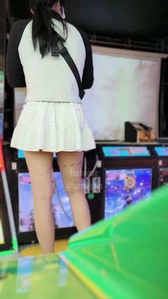 Caged sissy: Mariquita enjaulada: primer intento de arcade