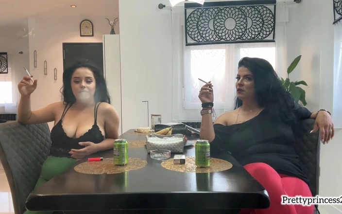 fartingclub01: Spanis MILF and Sexy PAWG Smoking Cigarette