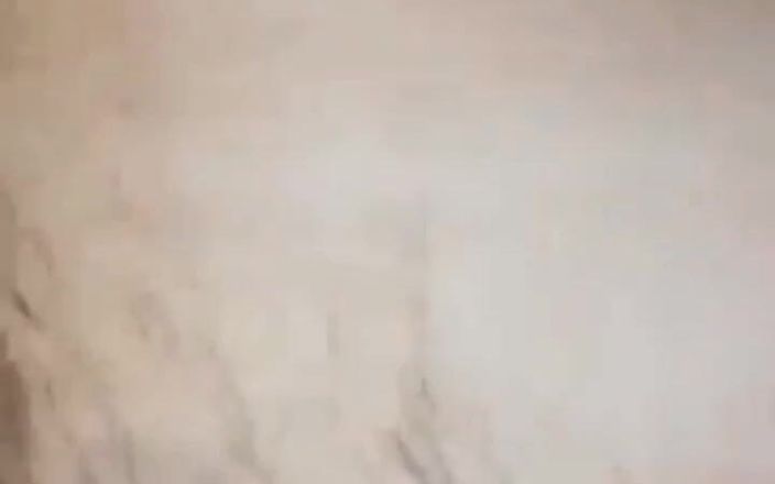 Ratna Antika: अकेले भाभी को छूना