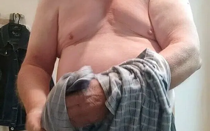 Karlchengeil: Had Peed in My Boxers and Farted Before Changing