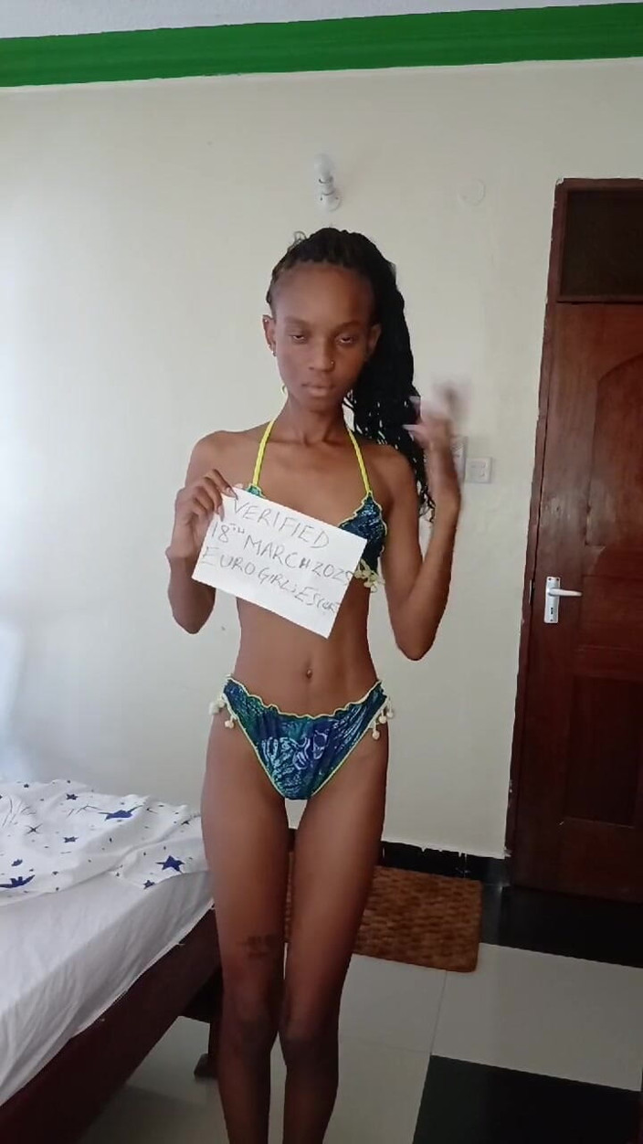 sunnyslimx: Magrinha de Mombaz