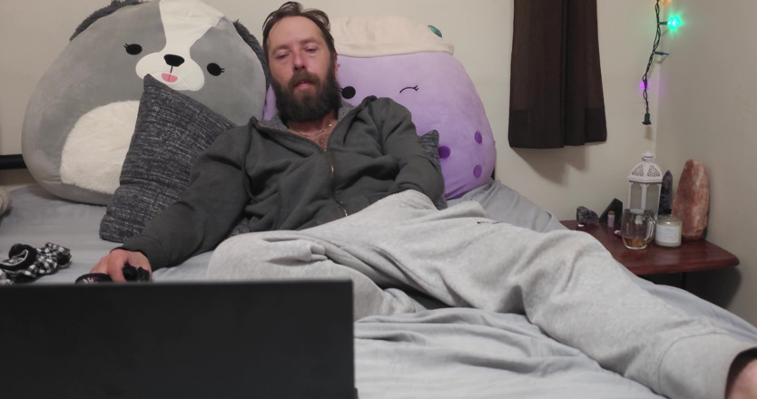 PineapplePie1111: Mon beau-père a trouvé ma vidéo porno ! Pris en flagrant...